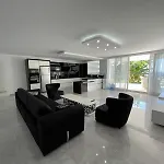 Yalcin Poolfloor