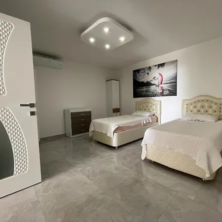 Yalcin Poolfloor Villa