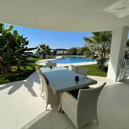 Yalcin Poolfloor Βίλα *