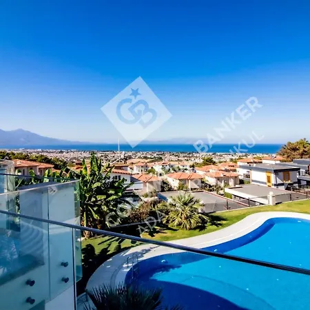 Willa Yalcin Poolfloor Kusadası